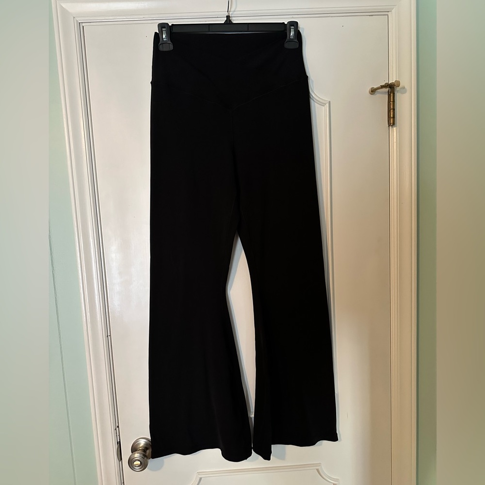 Black Crossover Real Me Flares from Offline by Aerie
